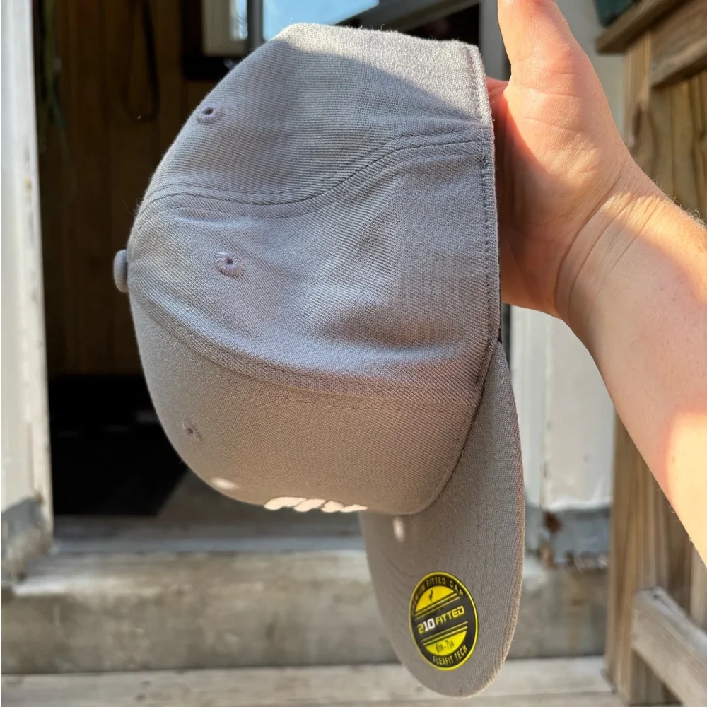 TB12 Gray Fitted Hat Tom Brady, Size: 6 7/8 - 7 1/4 - Picture 5 of 8